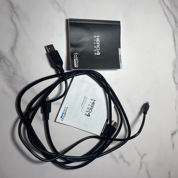 GoPro Hero 4 Silver + ADDITIONAL ATTACHMENTS & VIDEO BATTERIES - Picture 10 of 11